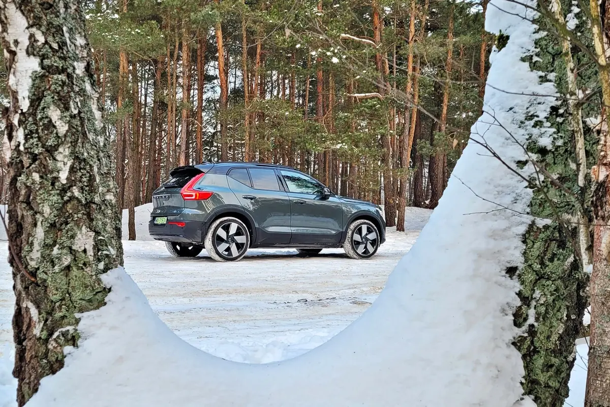 Volvo EX40 Ultra Twin Motor Performance | Niepozorny wyczynowiec