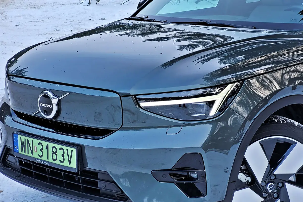 Volvo EX40 Ultra Twin Motor Performance | Niepozorny wyczynowiec