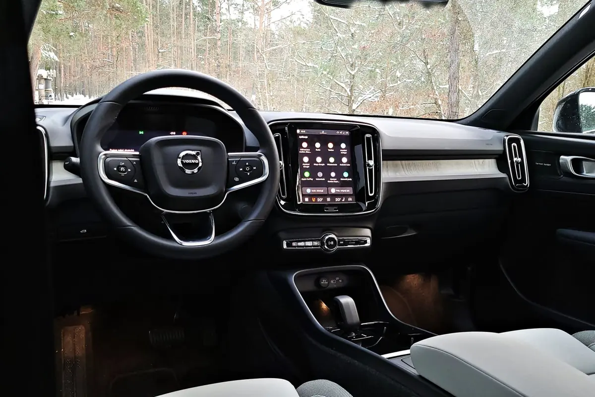 Volvo EX40 Ultra Twin Motor Performance | Niepozorny wyczynowiec