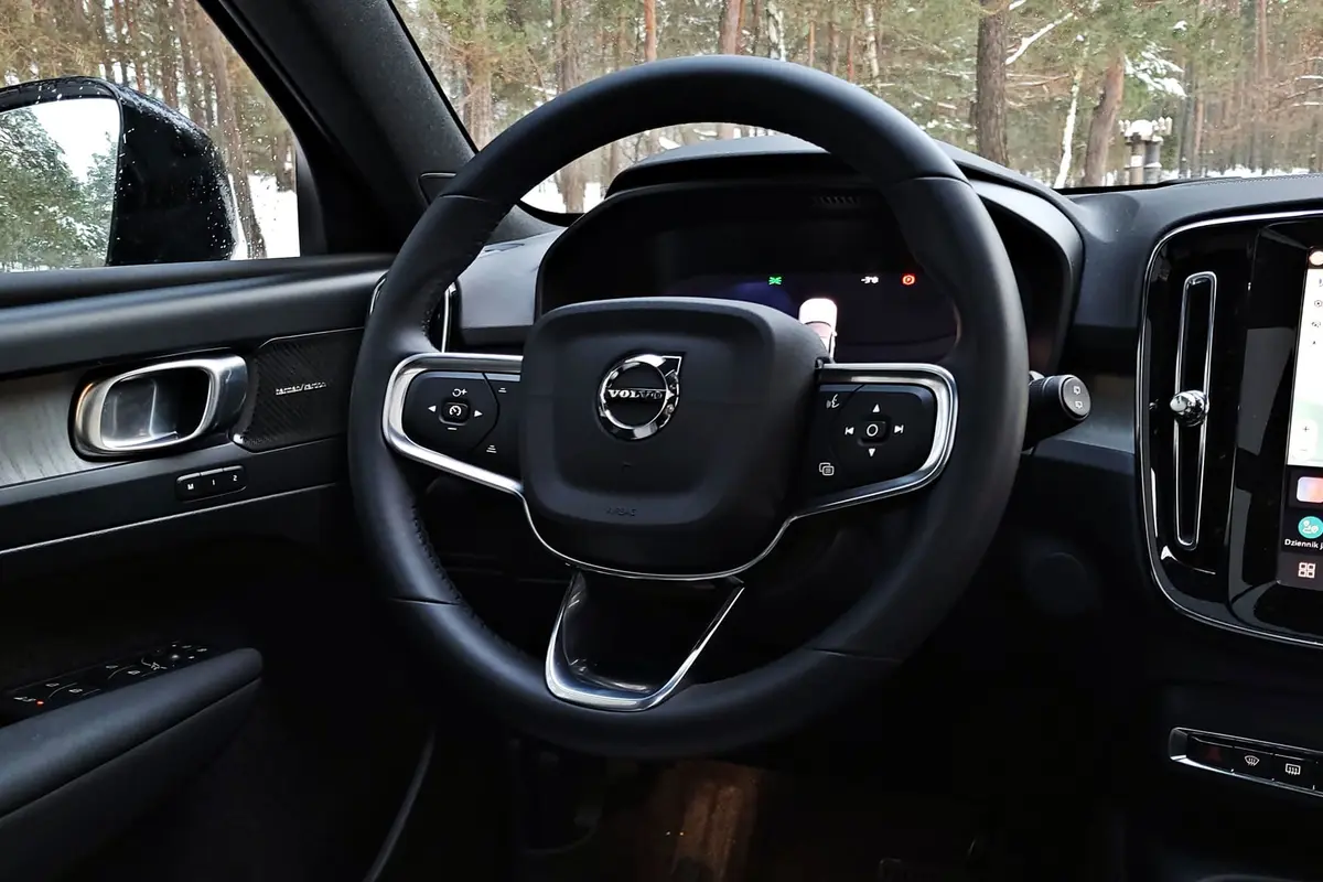 Volvo EX40 Ultra Twin Motor Performance | Niepozorny wyczynowiec