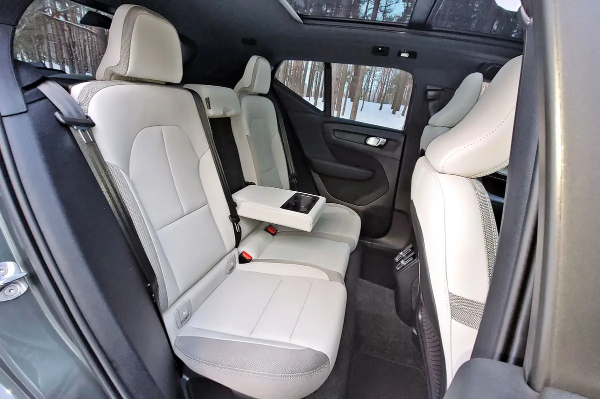 Volvo EX40 Ultra Twin Motor Performance | Niepozorny wyczynowiec