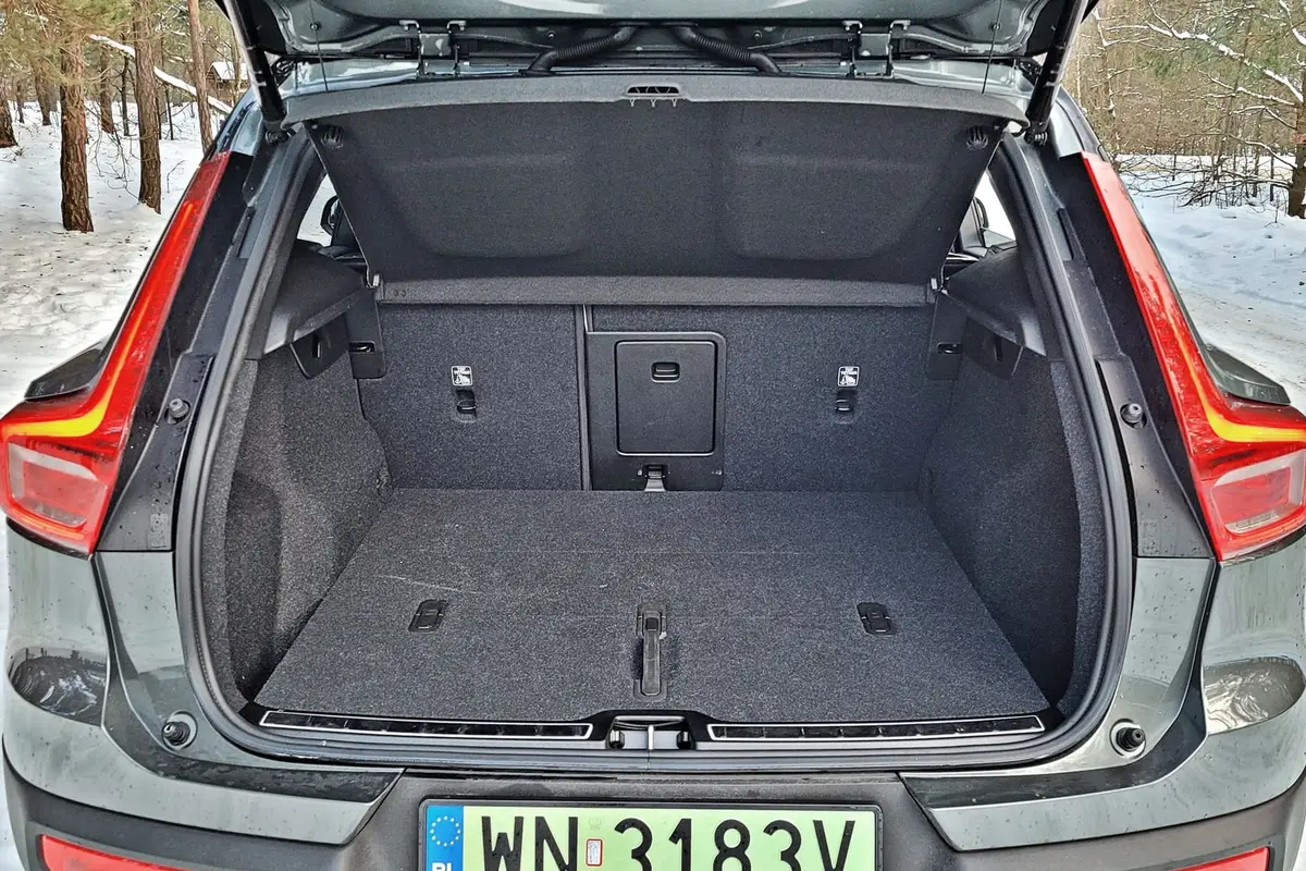 Volvo EX40 Ultra Twin Motor Performance | Niepozorny wyczynowiec