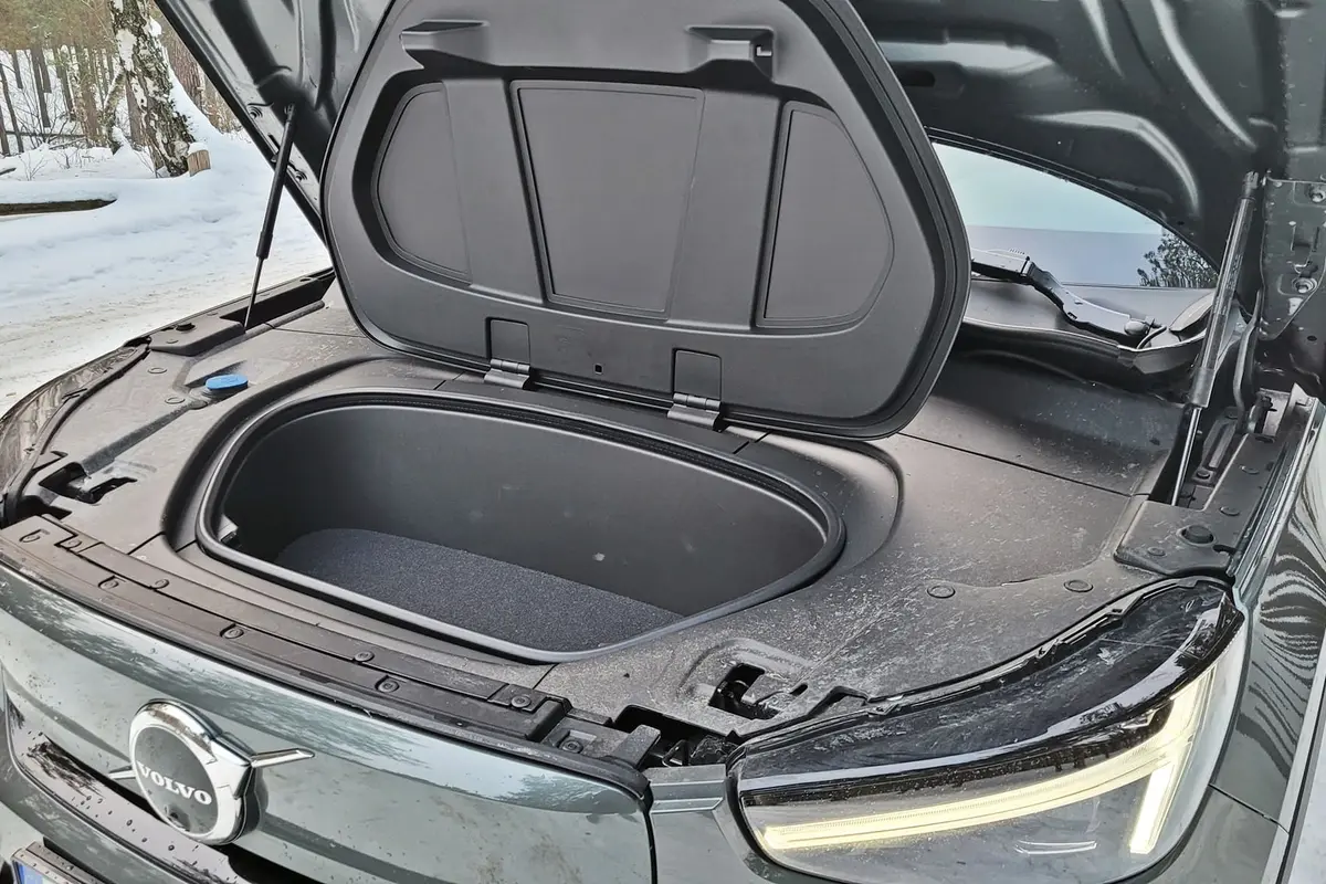 Volvo EX40 Ultra Twin Motor Performance | Niepozorny wyczynowiec