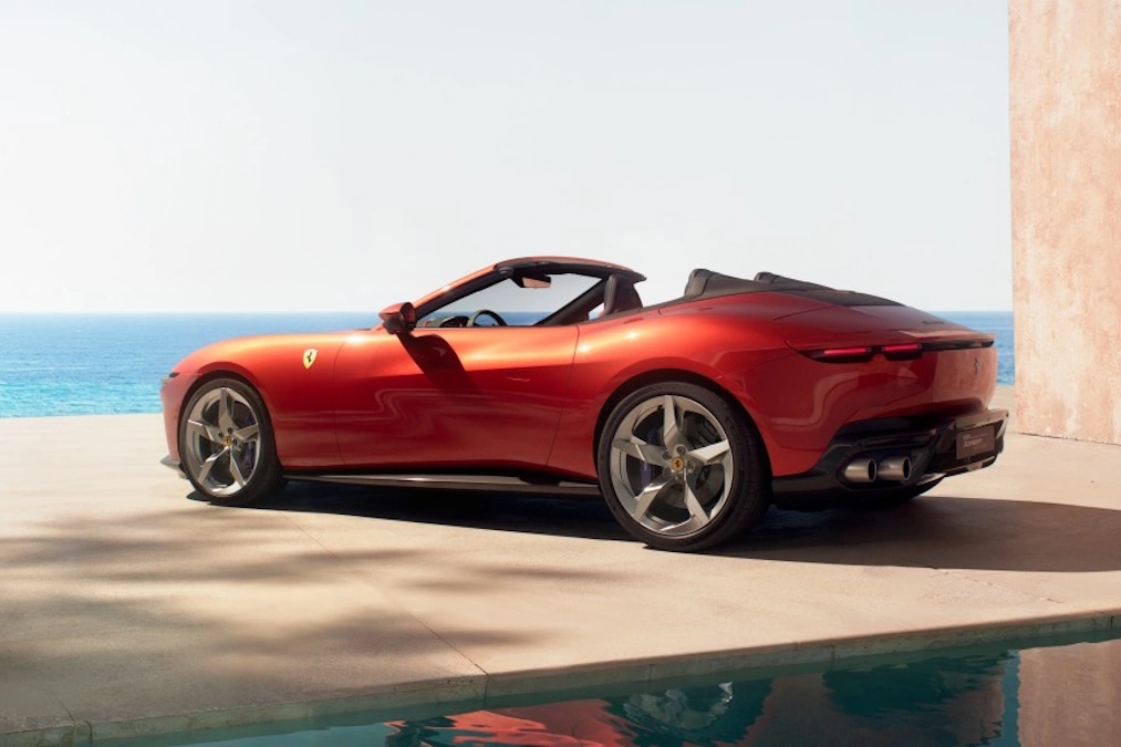 Ferrari Amalfi Spider to piękny kabriolet