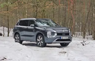 Mitsubishi Outlander 2026 PHEV | Zahacza o klasę premium