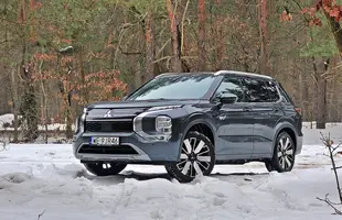 Mitsubishi Outlander 2026 PHEV | Zahacza o klasę premium