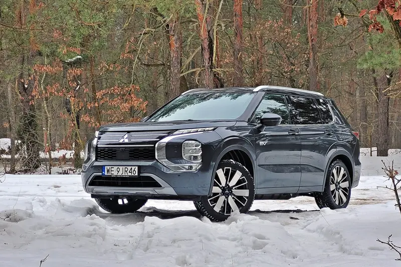 Mitsubishi Outlander 2026 PHEV | Zahacza o klasę premium