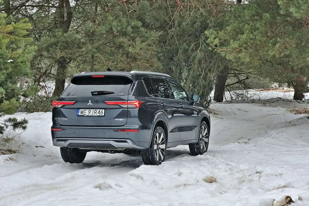 Mitsubishi Outlander 2026 PHEV | Zahacza o klasę premium