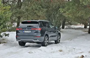 Mitsubishi Outlander 2026 PHEV | Zahacza o klasę premium