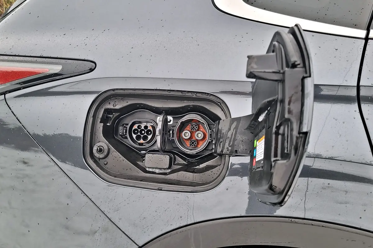 Mitsubishi Outlander 2026 PHEV | Zahacza o klasę premium