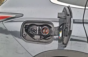 Mitsubishi Outlander 2026 PHEV | Zahacza o klasę premium