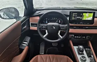 Mitsubishi Outlander 2026 PHEV | Zahacza o klasę premium