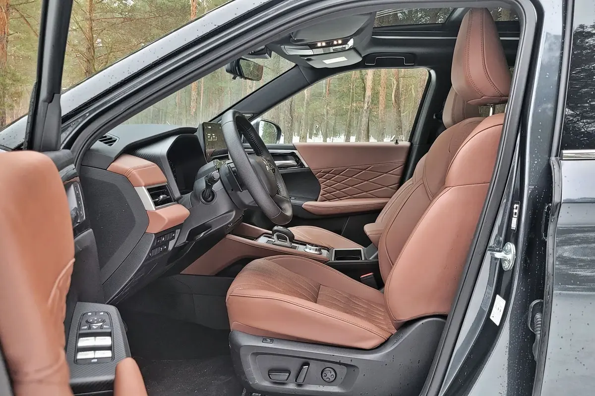 Mitsubishi Outlander 2026 PHEV | Zahacza o klasę premium