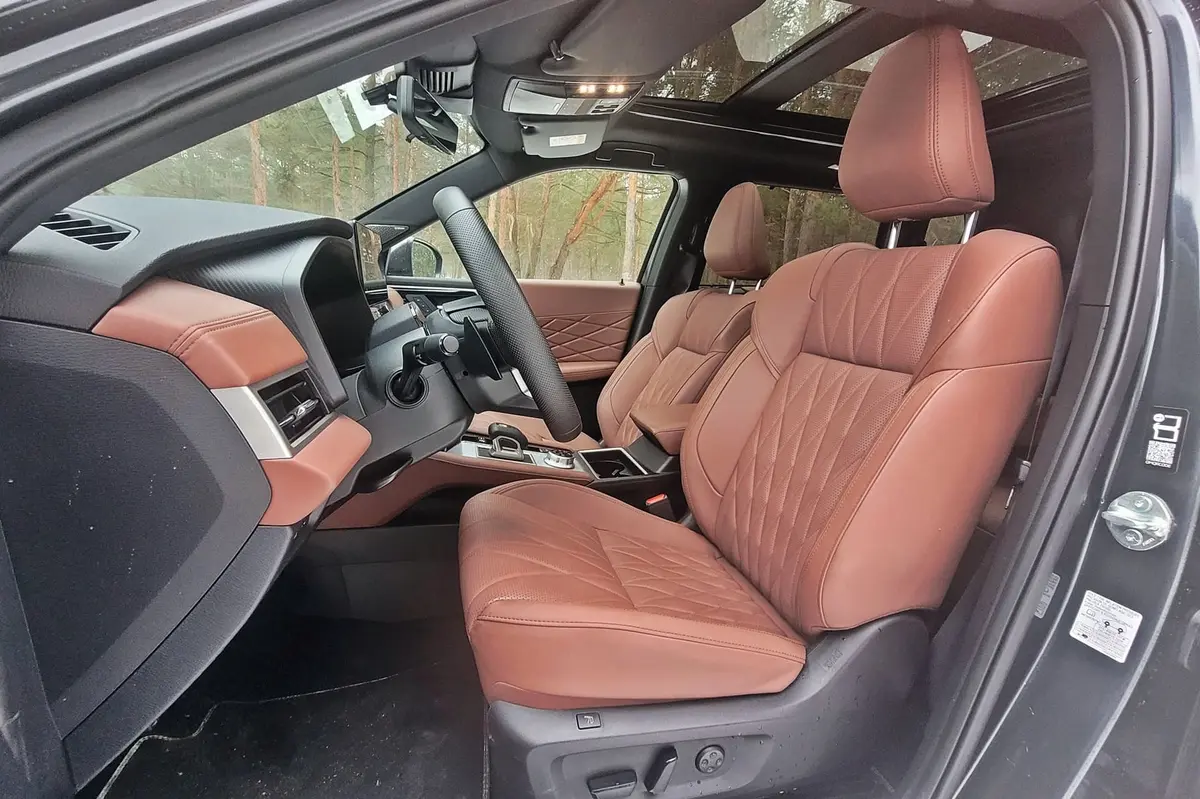 Mitsubishi Outlander 2026 PHEV | Zahacza o klasę premium