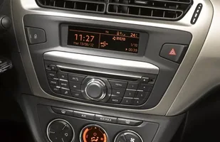 Rodzinny Citroen C-Elysee za 39 900 zł — zdjęcie 7