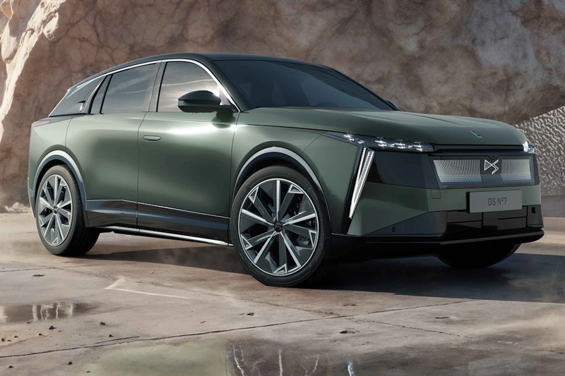 DS N°7. Całkowita nowość