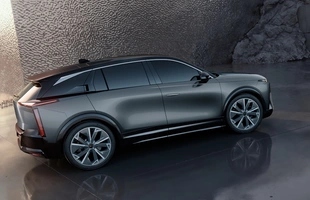 DS N°7. Całkowita nowość