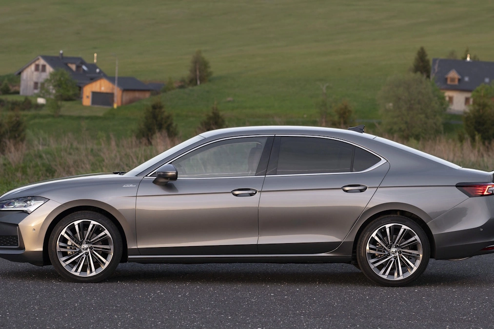 Skoda Superb nowym napędem hybrydowym. Polskie ceny