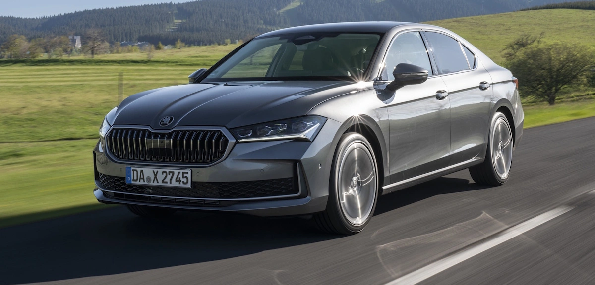 Skoda Superb nowym napędem hybrydowym. Polskie ceny