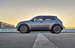 Renault 5 E-Tech electric | Ten samochód miał nie powstać