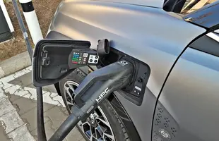 Renault 5 E-Tech electric | Ten samochód miał nie powstać