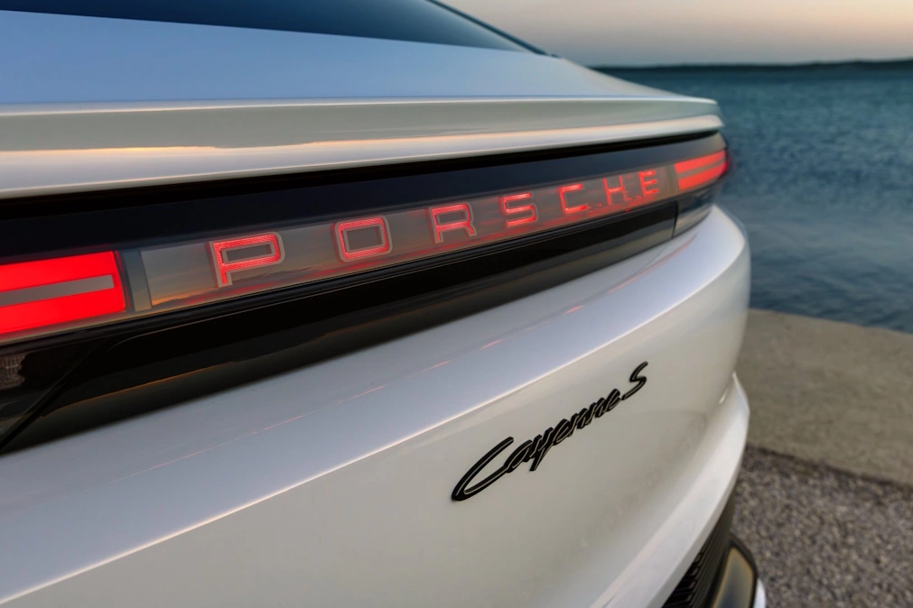 Porsche Cayenne Coupe Electric. Jak 911