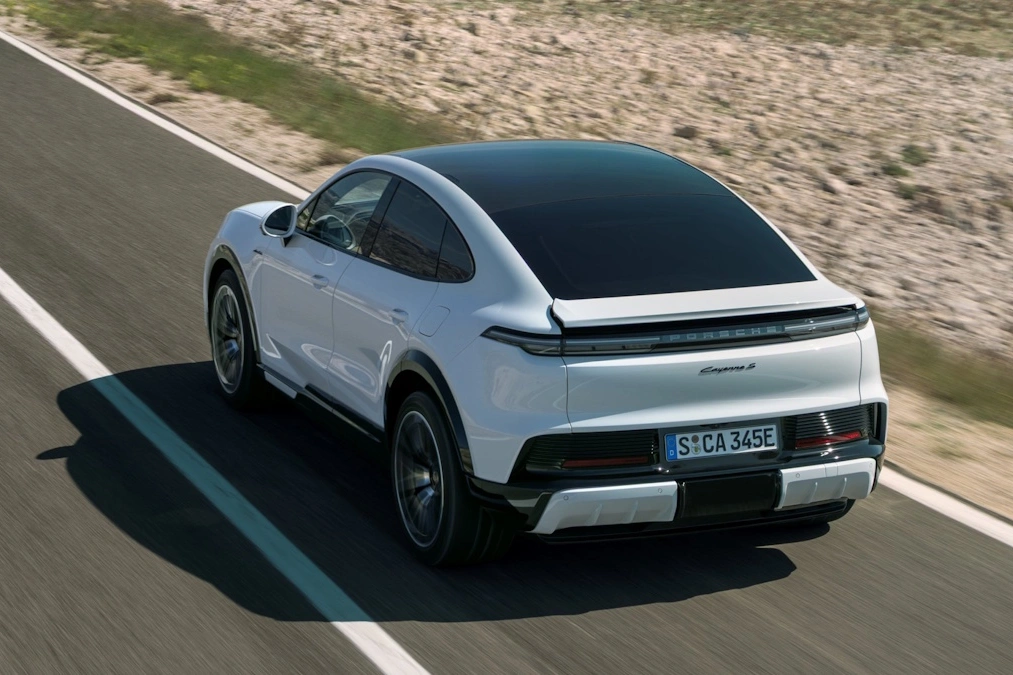 Porsche Cayenne Coupe Electric. Jak 911