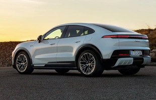 Porsche Cayenne Coupe Electric. Jak 911
