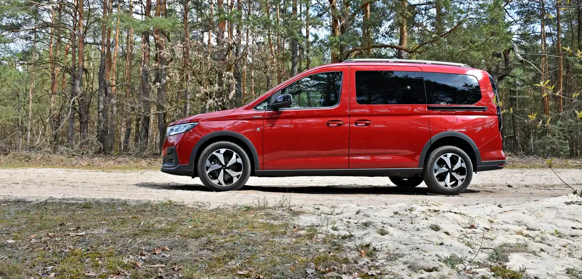 Ford Grand Tourneo Connect PHEV | Test, opinie