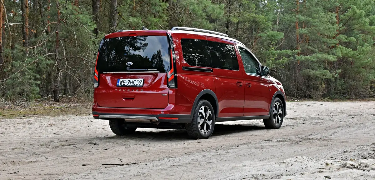 Ford Grand Tourneo Connect PHEV | Test, opinie