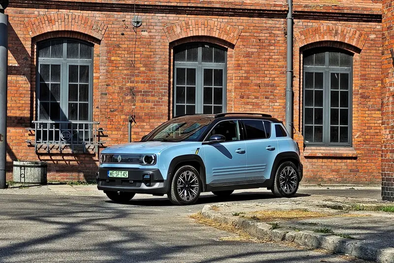Renault 4 E-Tech Electric | Udany powrót do przeszłości