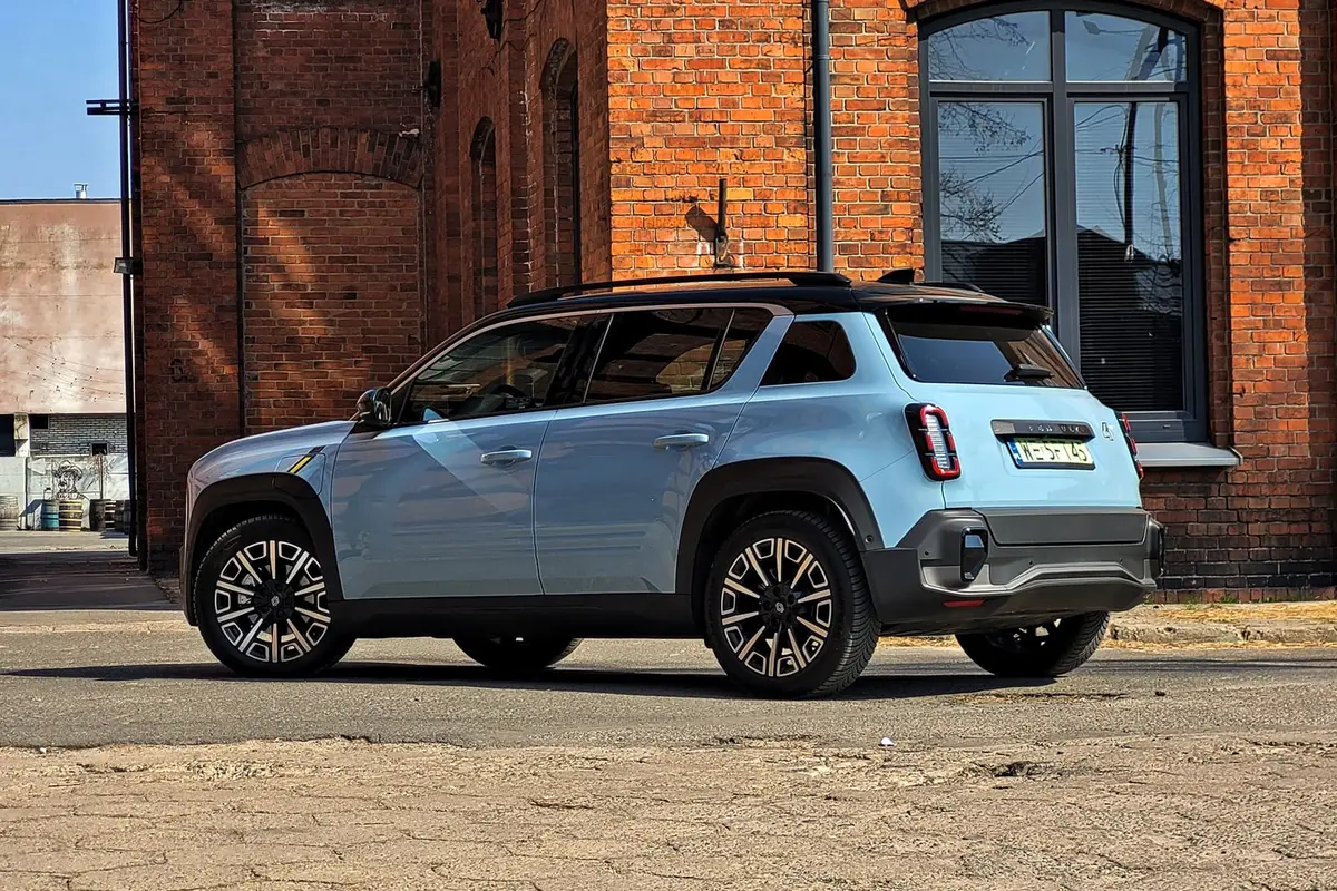 Renault 4 E-Tech Electric | Udany powrót do przeszłości