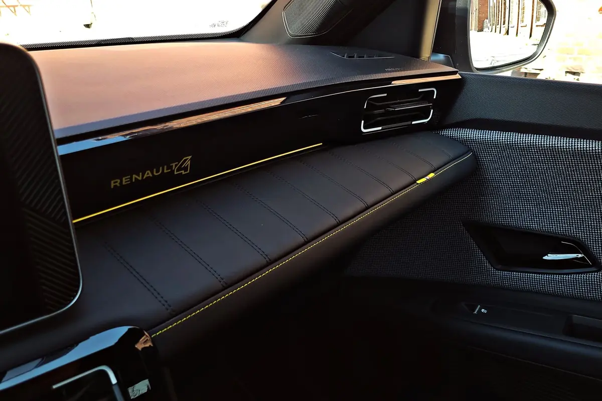 Renault 4 E-Tech Electric | Udany powrót do przeszłości