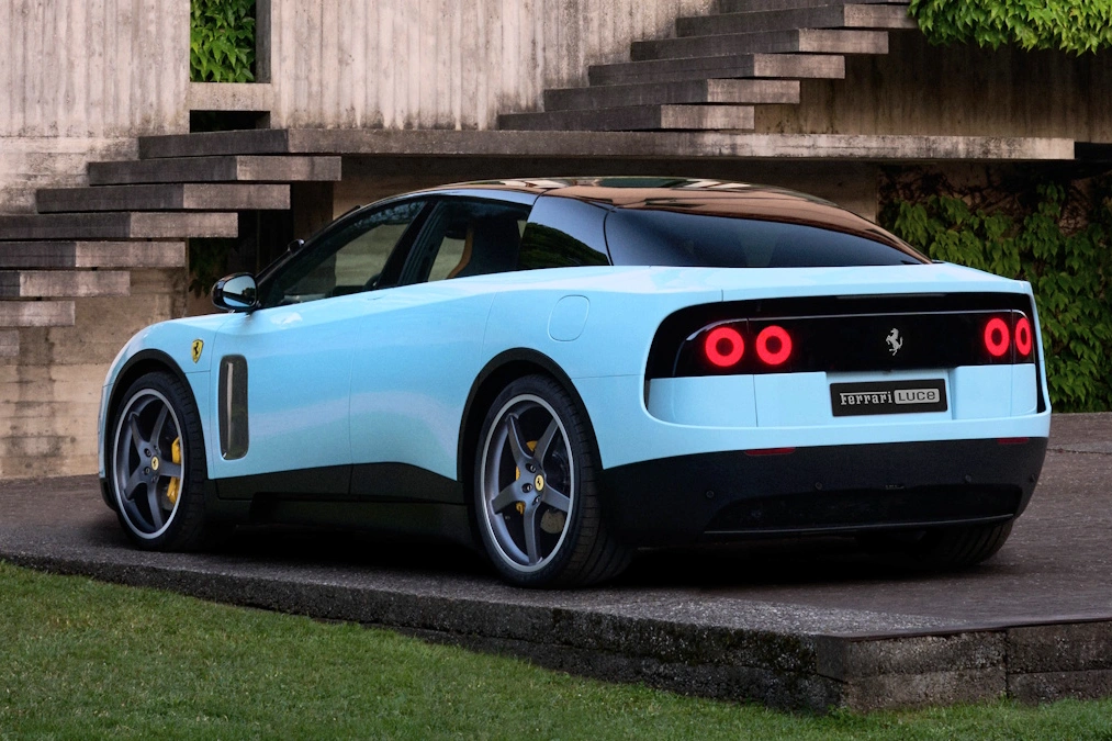Ferrari Luce. Pierwszy elektryczne Ferrari szokuje wyglądem
