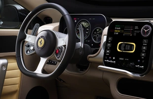 Ferrari Luce. Pierwszy elektryczne Ferrari szokuje wyglądem