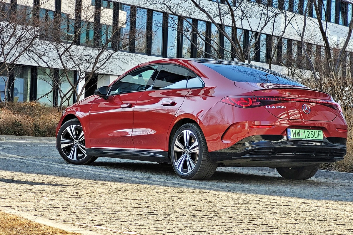 Mercedes CLA 250+ z technologią EQ | Prawdziwa gwiazda elektromobilności?