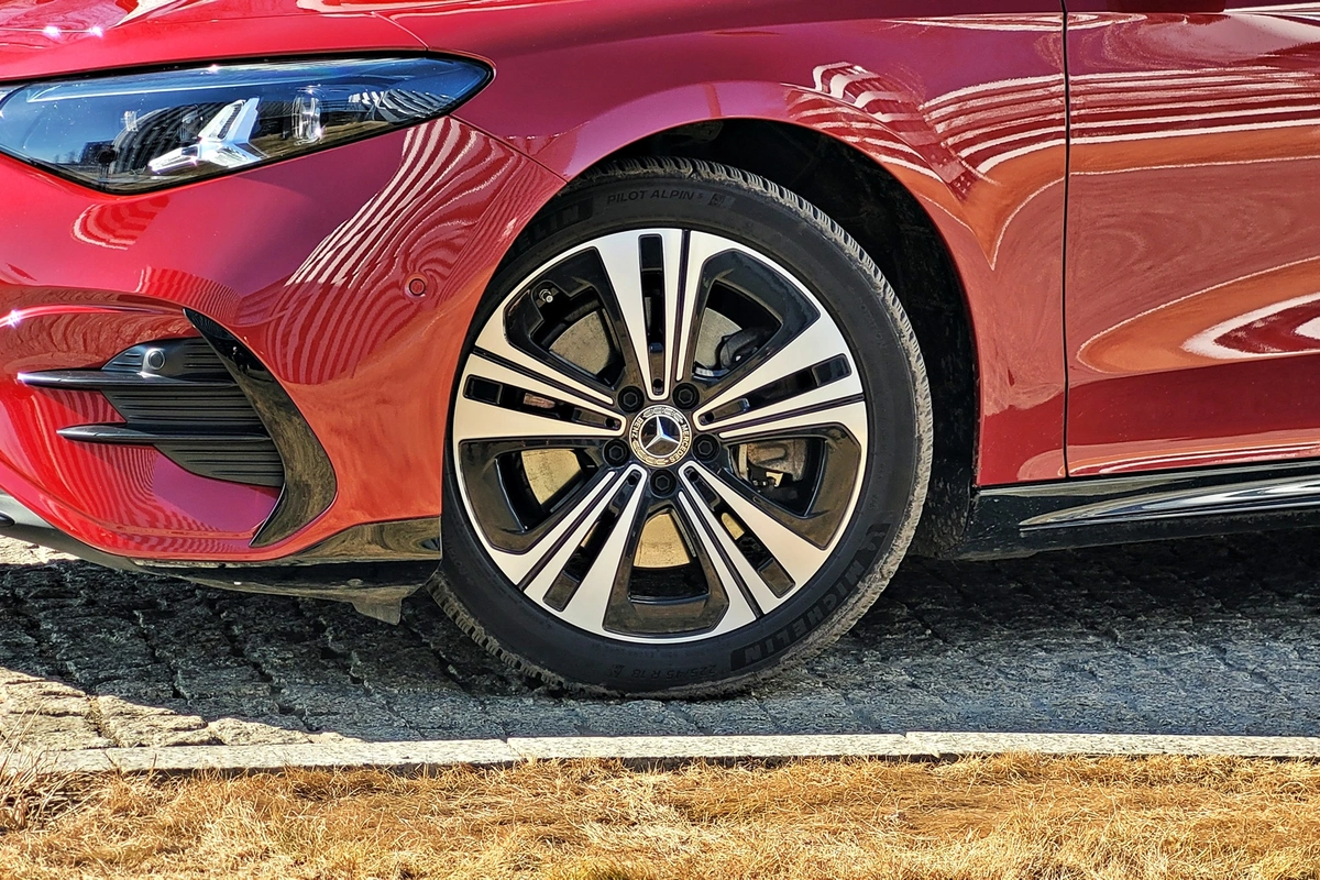 Mercedes CLA 250+ z technologią EQ | Prawdziwa gwiazda elektromobilności?