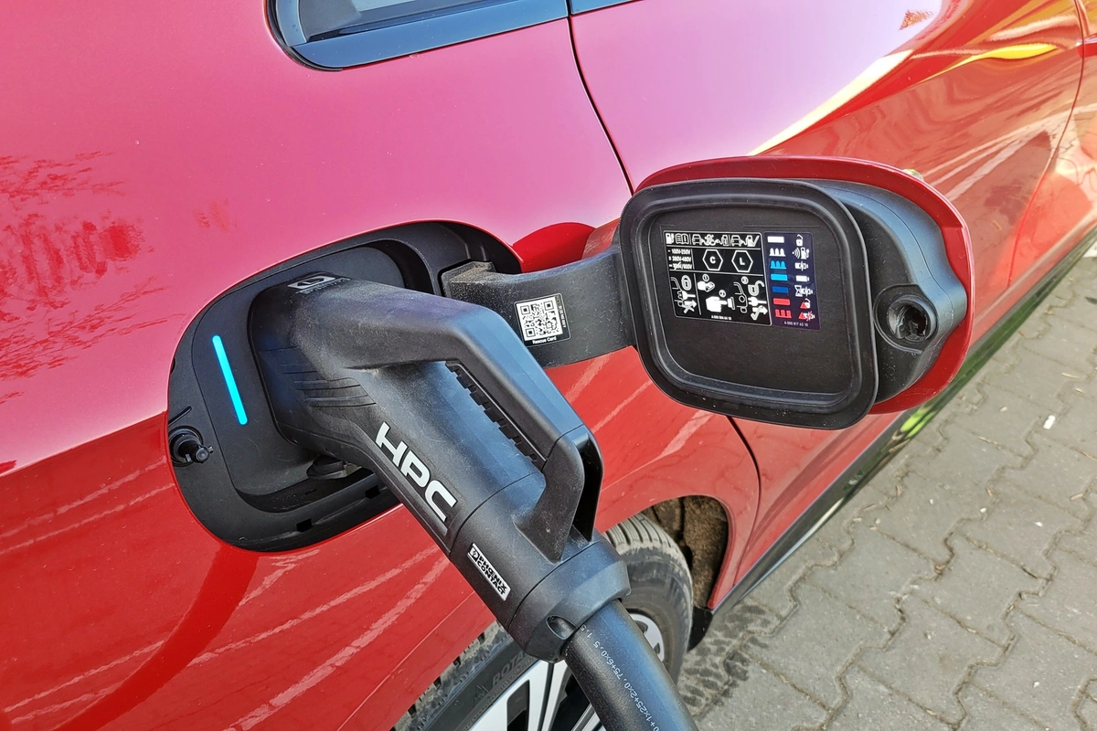 Mercedes CLA 250+ z technologią EQ | Prawdziwa gwiazda elektromobilności?
