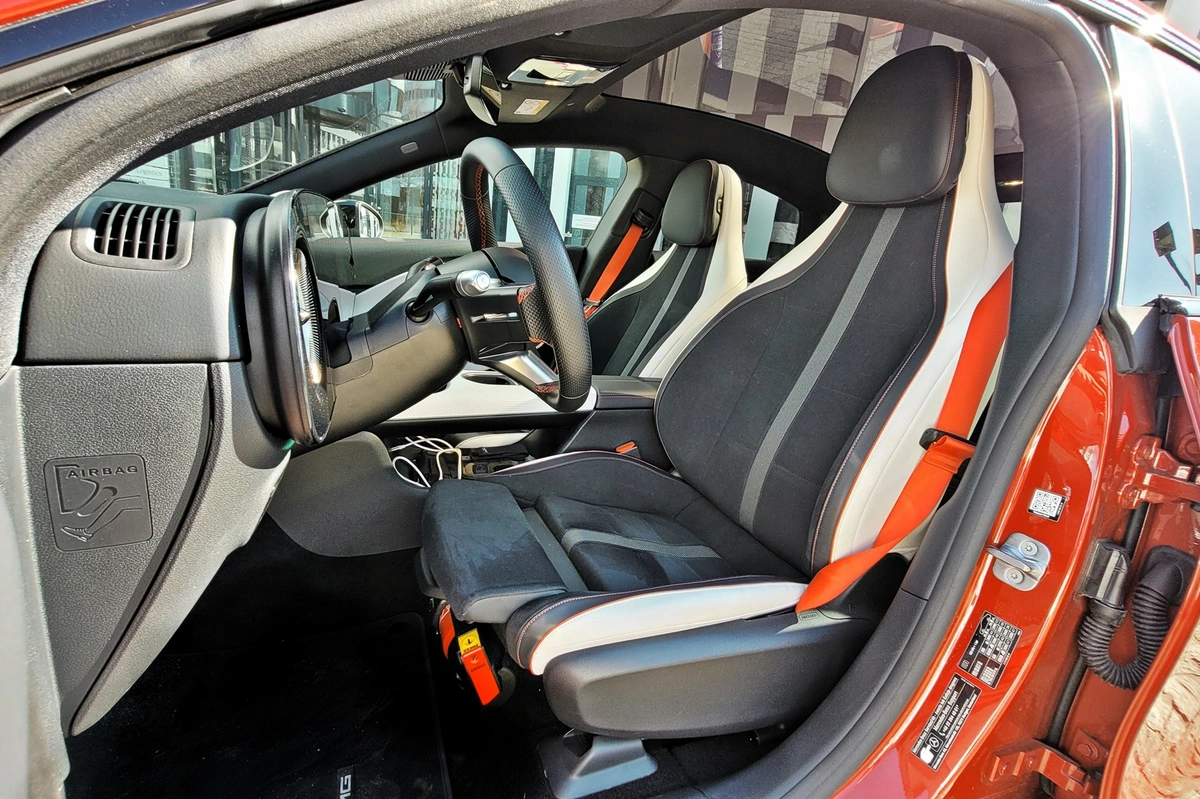 Mercedes CLA 250+ z technologią EQ | Prawdziwa gwiazda elektromobilności?