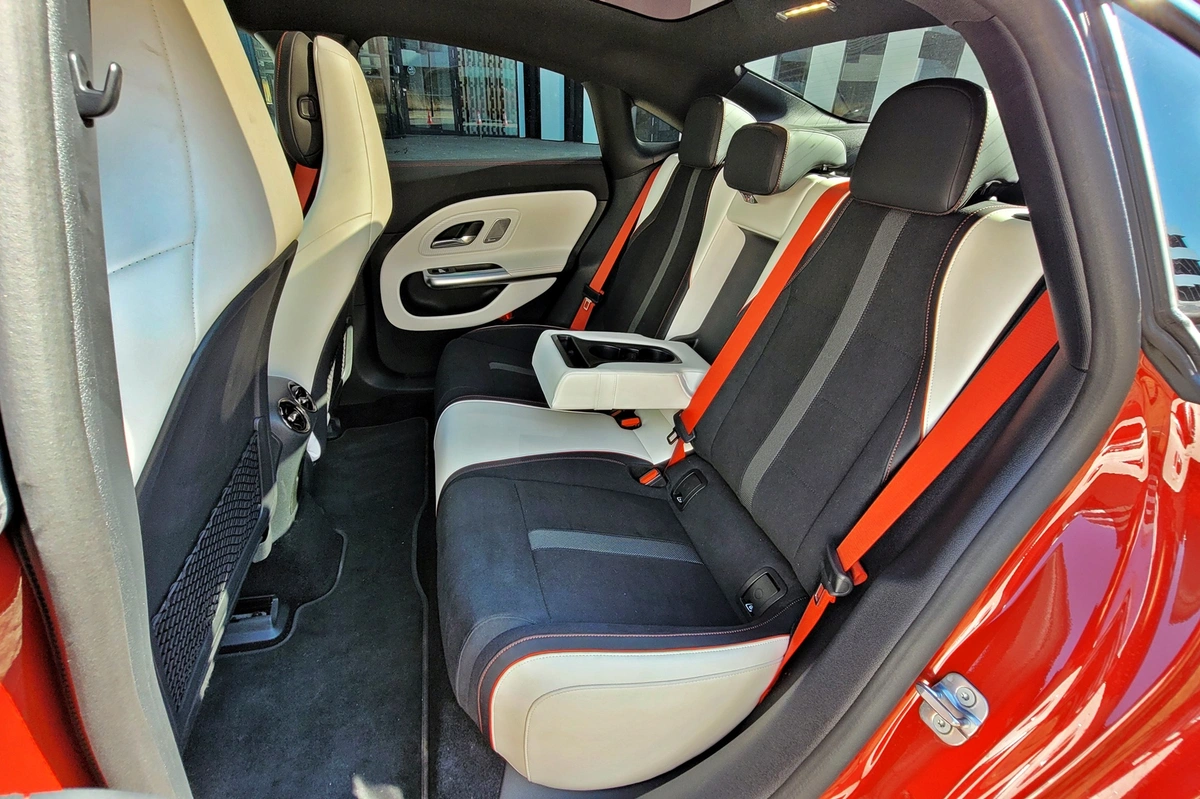 Mercedes CLA 250+ z technologią EQ | Prawdziwa gwiazda elektromobilności?