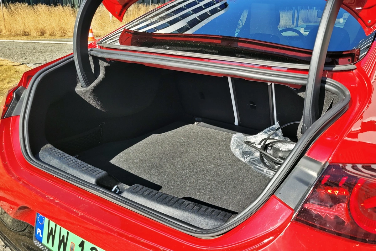 Mercedes CLA 250+ z technologią EQ | Prawdziwa gwiazda elektromobilności?