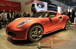 Sportowa Alfa z napędem na tył... — zdjęcie 4