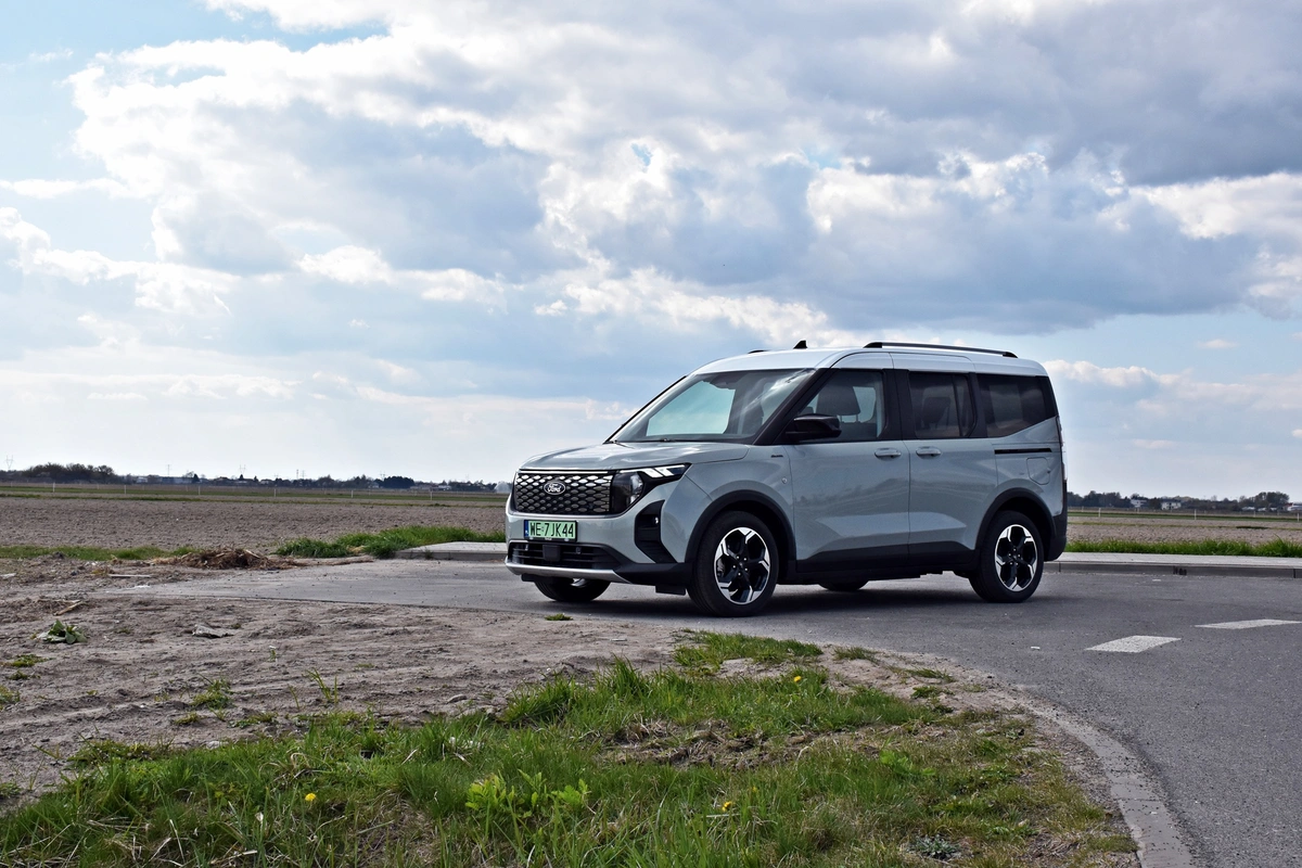 Ford E-Tourneo Courier Active | Czy elektryczne auto użytkowo-rodzinne ma sens?