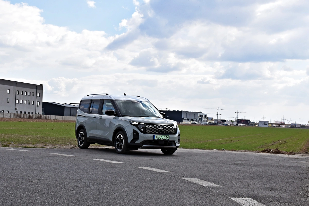 Ford E-Tourneo Courier Active | Czy elektryczne auto użytkowo-rodzinne ma sens?