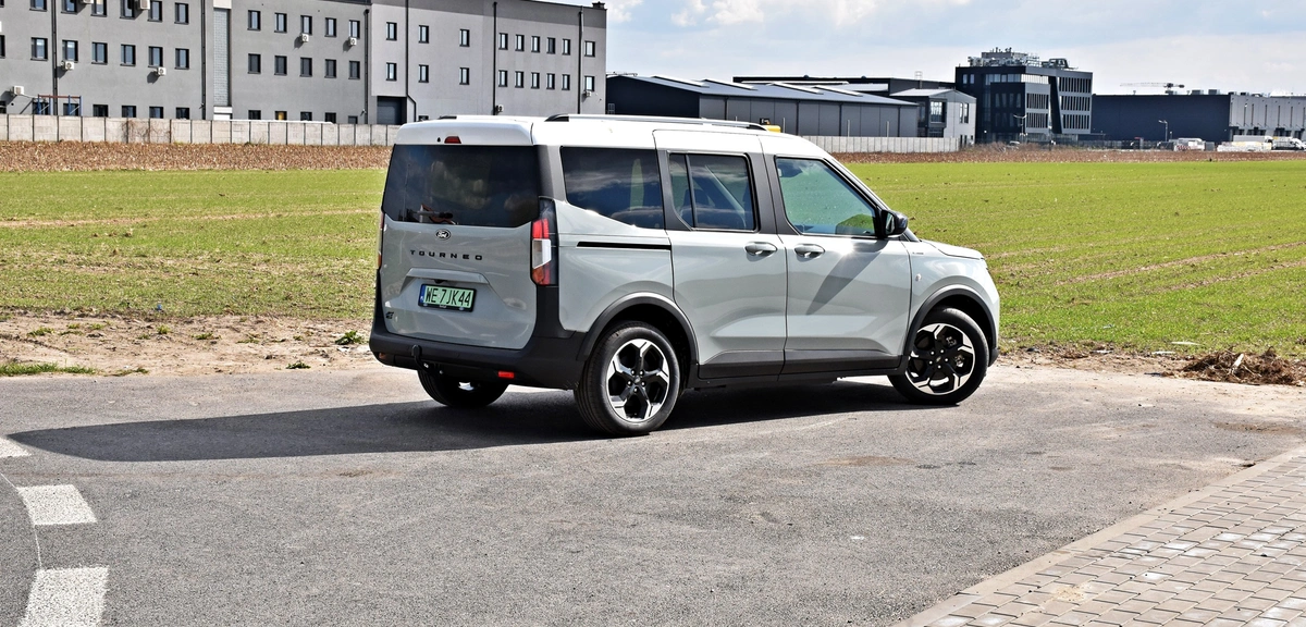 Ford E-Tourneo Courier Active | Test, opinie | ChceAuto