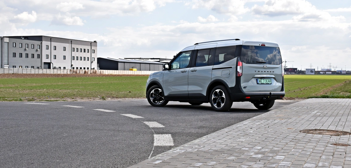 Ford E-Tourneo Courier Active | Test, opinie | ChceAuto