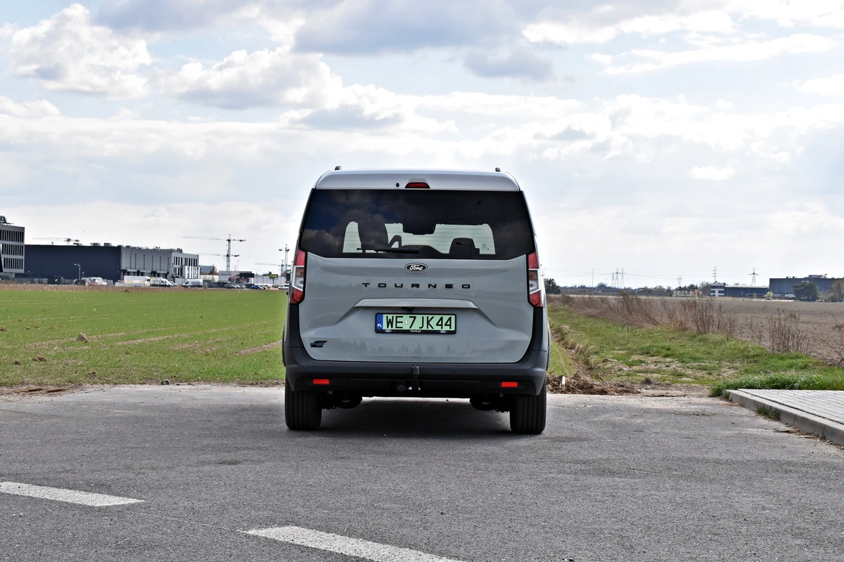 Ford E-Tourneo Courier Active | Czy elektryczne auto użytkowo-rodzinne ma sens?