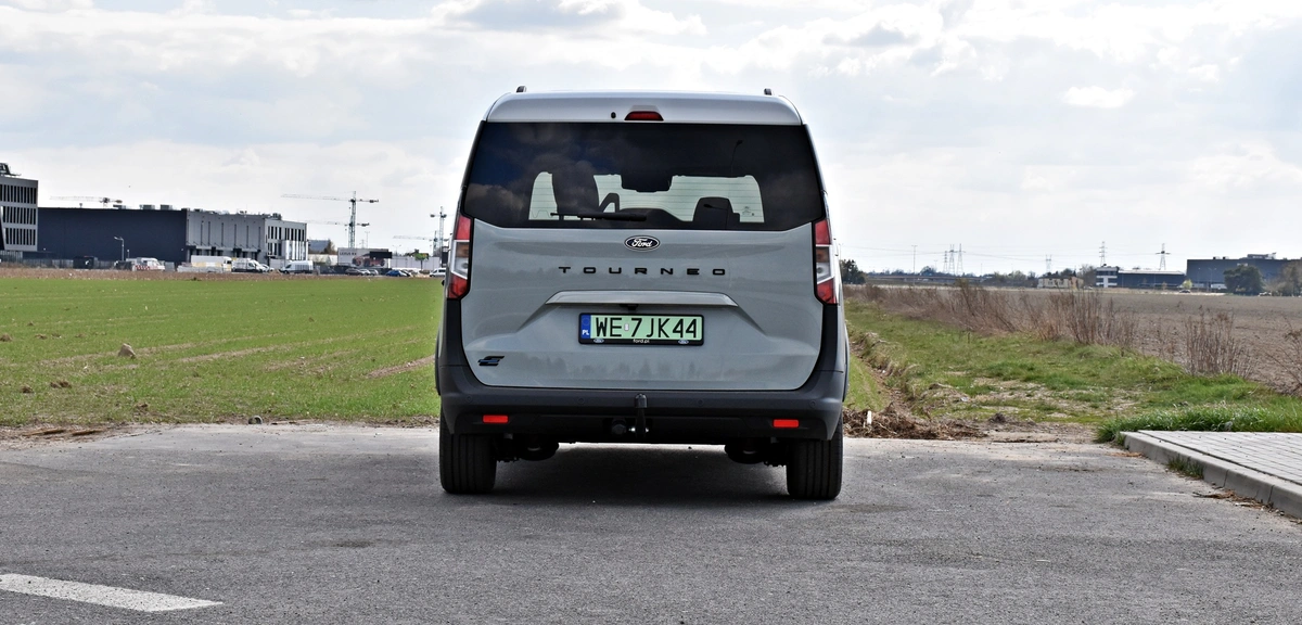 Ford E-Tourneo Courier Active | Test, opinie | ChceAuto