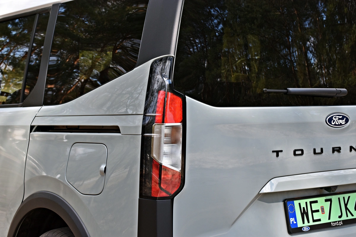 Ford E-Tourneo Courier Active | Czy elektryczne auto użytkowo-rodzinne ma sens?