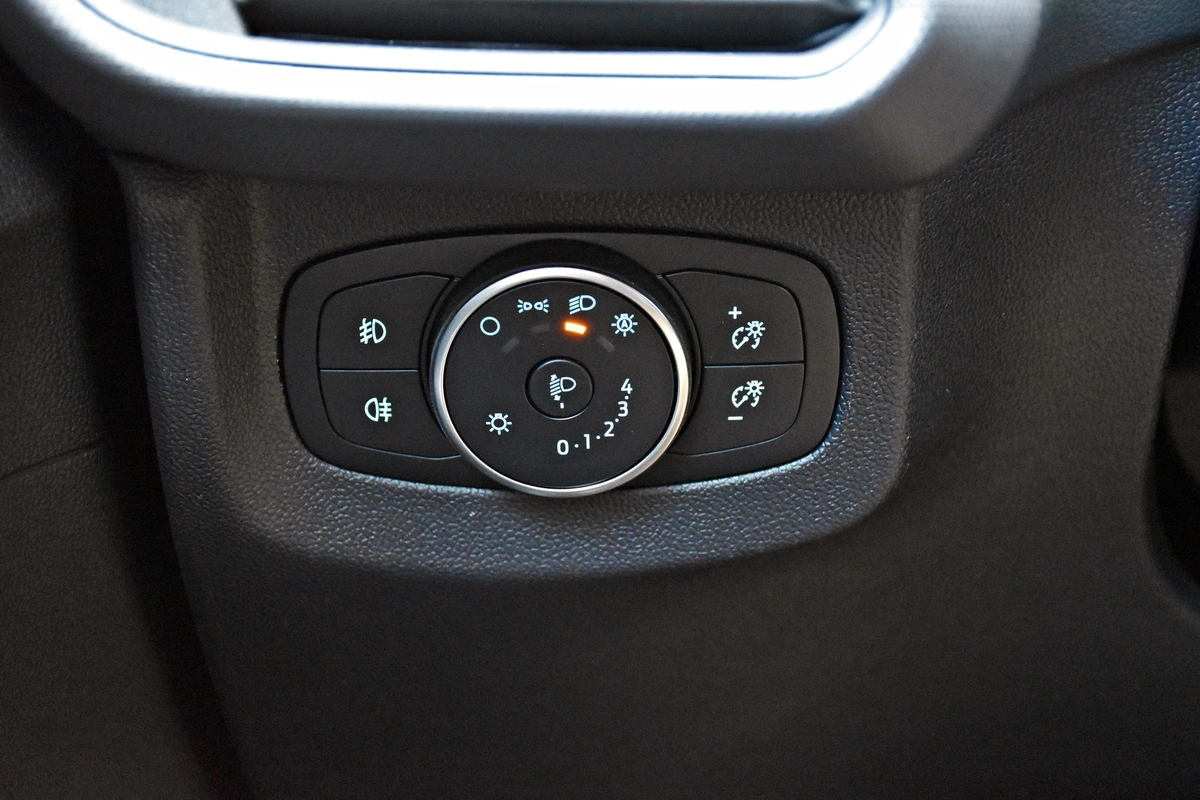 Ford E-Tourneo Courier Active | Czy elektryczne auto użytkowo-rodzinne ma sens?